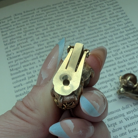Elegant Gold and Brown Clip-On Earrings - Picture 6 of 7